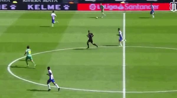 厄德高弧线传球,厄德高直塞集锦