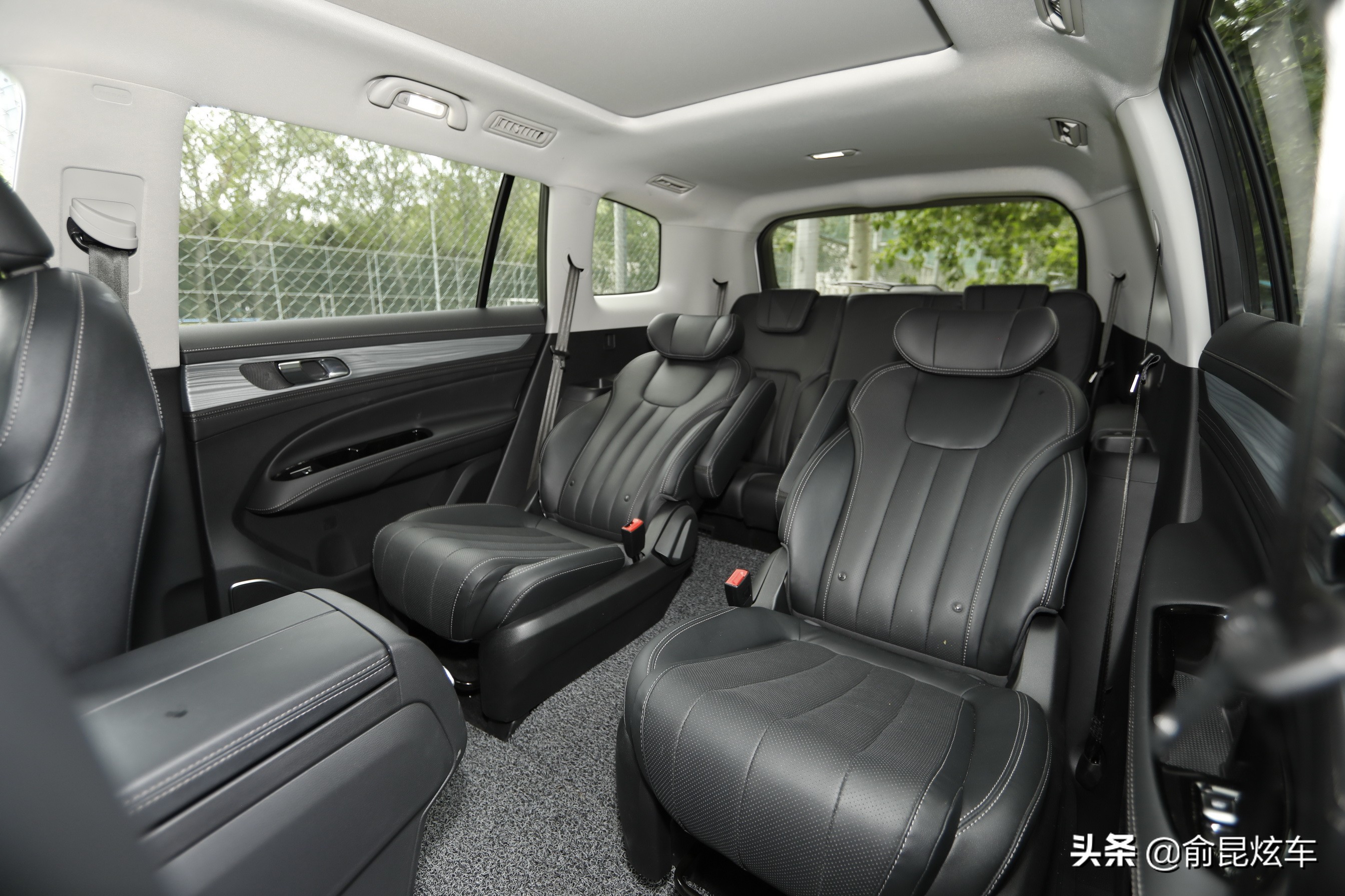 福特领裕6座尊领型评测,江铃福特领裕五座空间实测