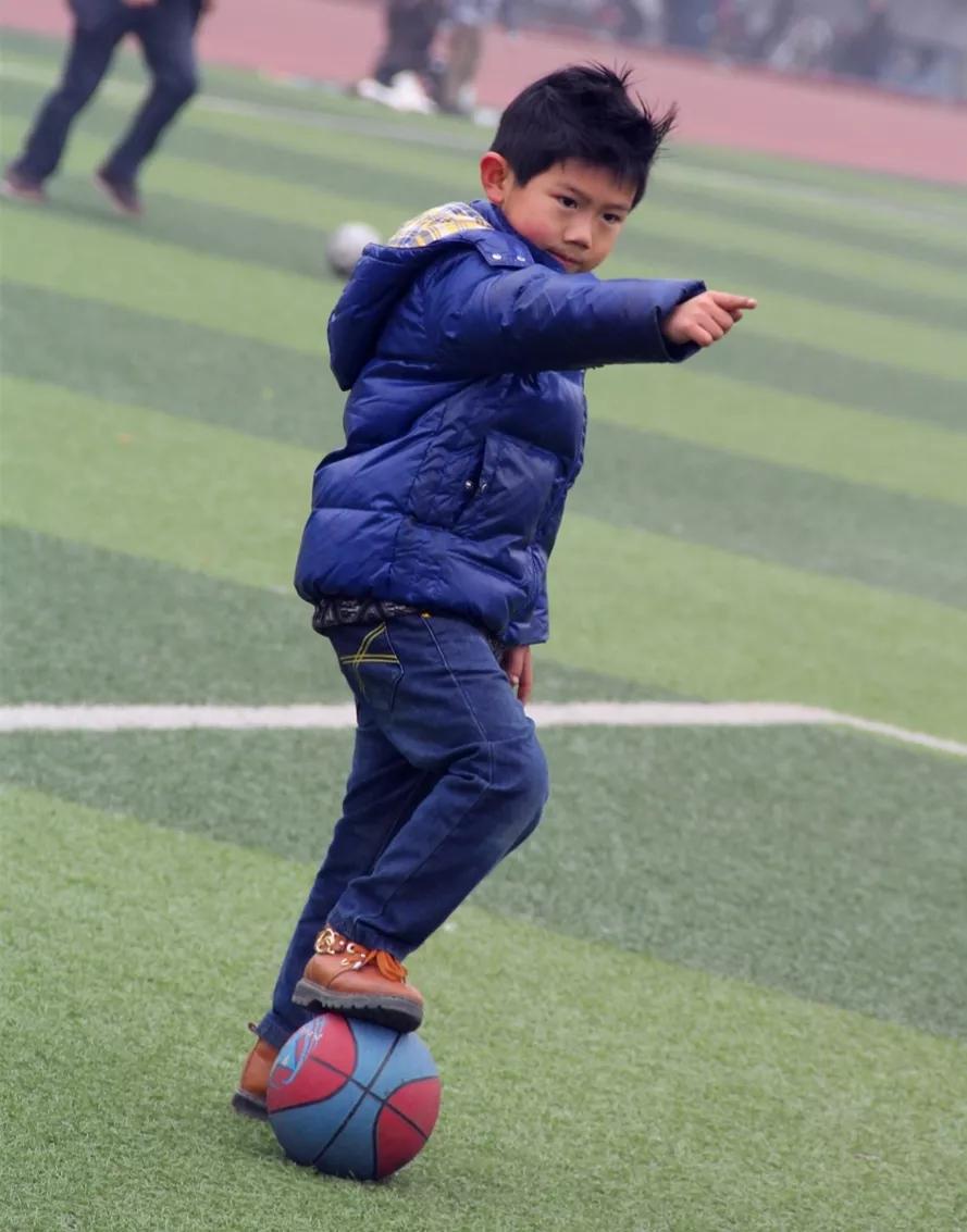 国脚中超踢不上球,足球踢得不好还能学啥