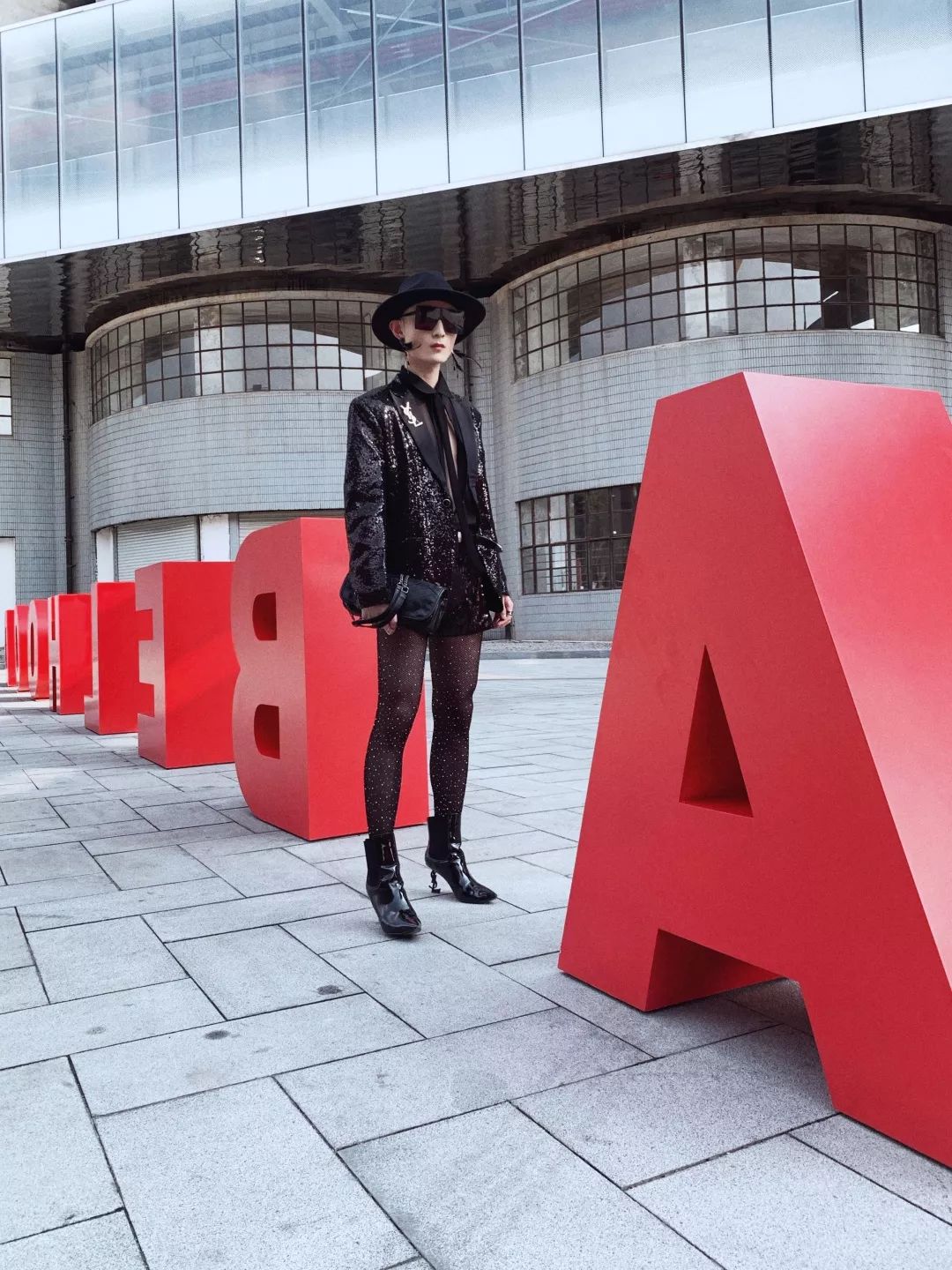 就想问问大家，“亚逼”怎么你了