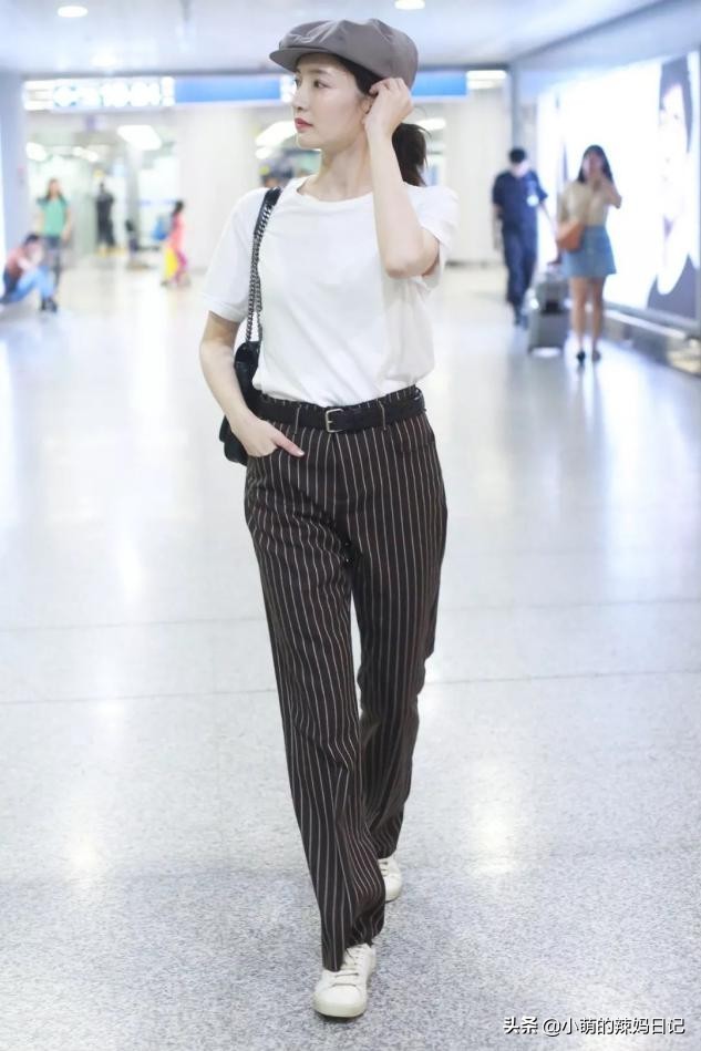 夏季t恤如何穿出高级感,夏天白t恤怎么穿出高级感视频