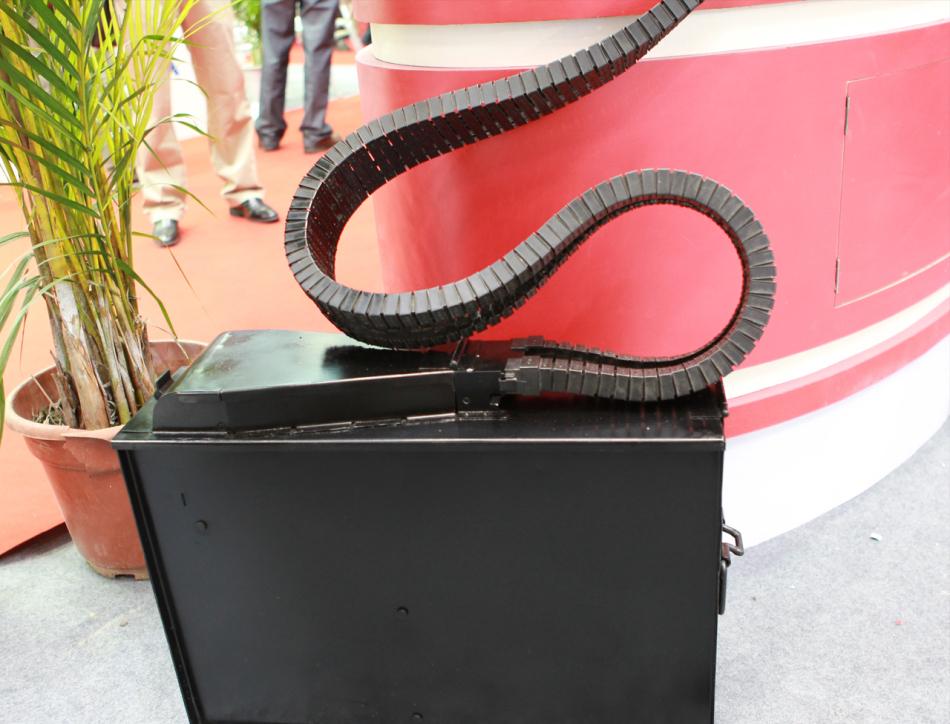 新强式机枪正面照珠海航展,珠海航展舱门机枪