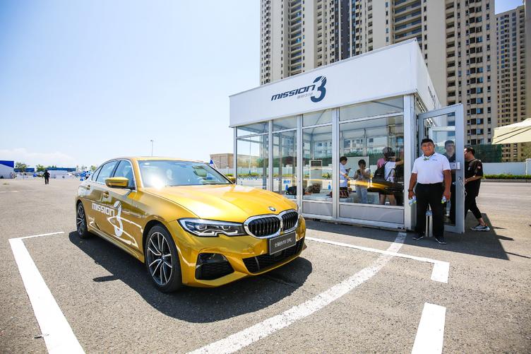 宝马轻量化做得最好的一款车,21款全新宝马3系测试