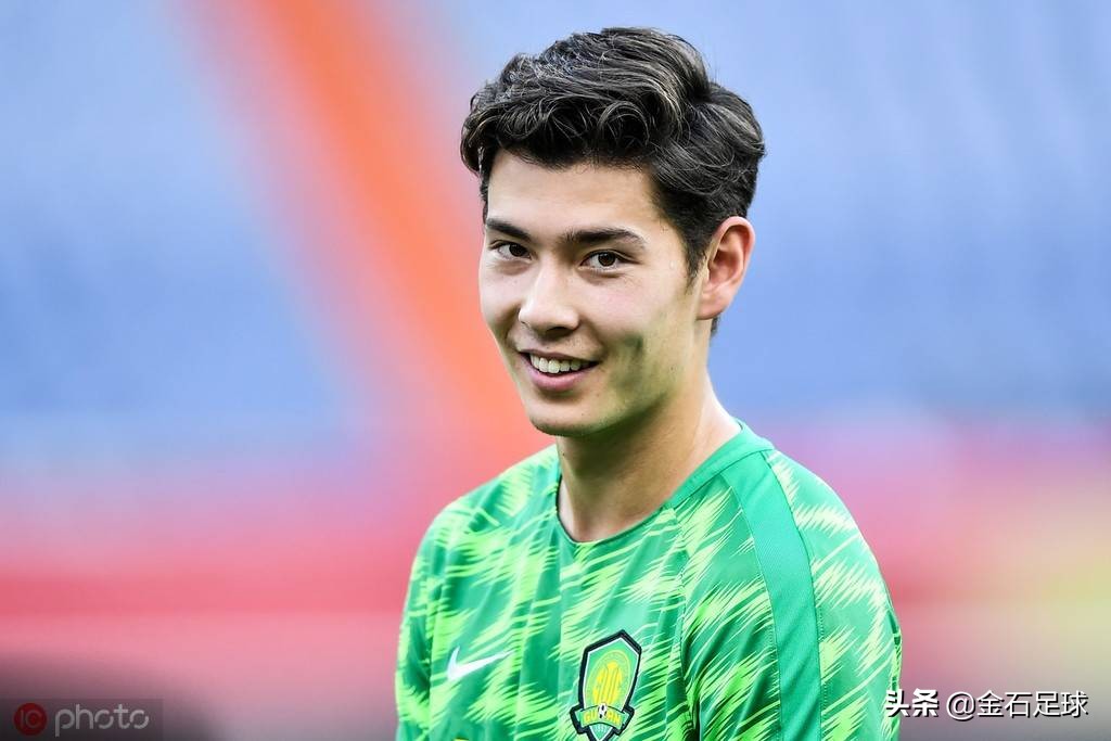 十大足球运动员,身价最高的十大足球运动员