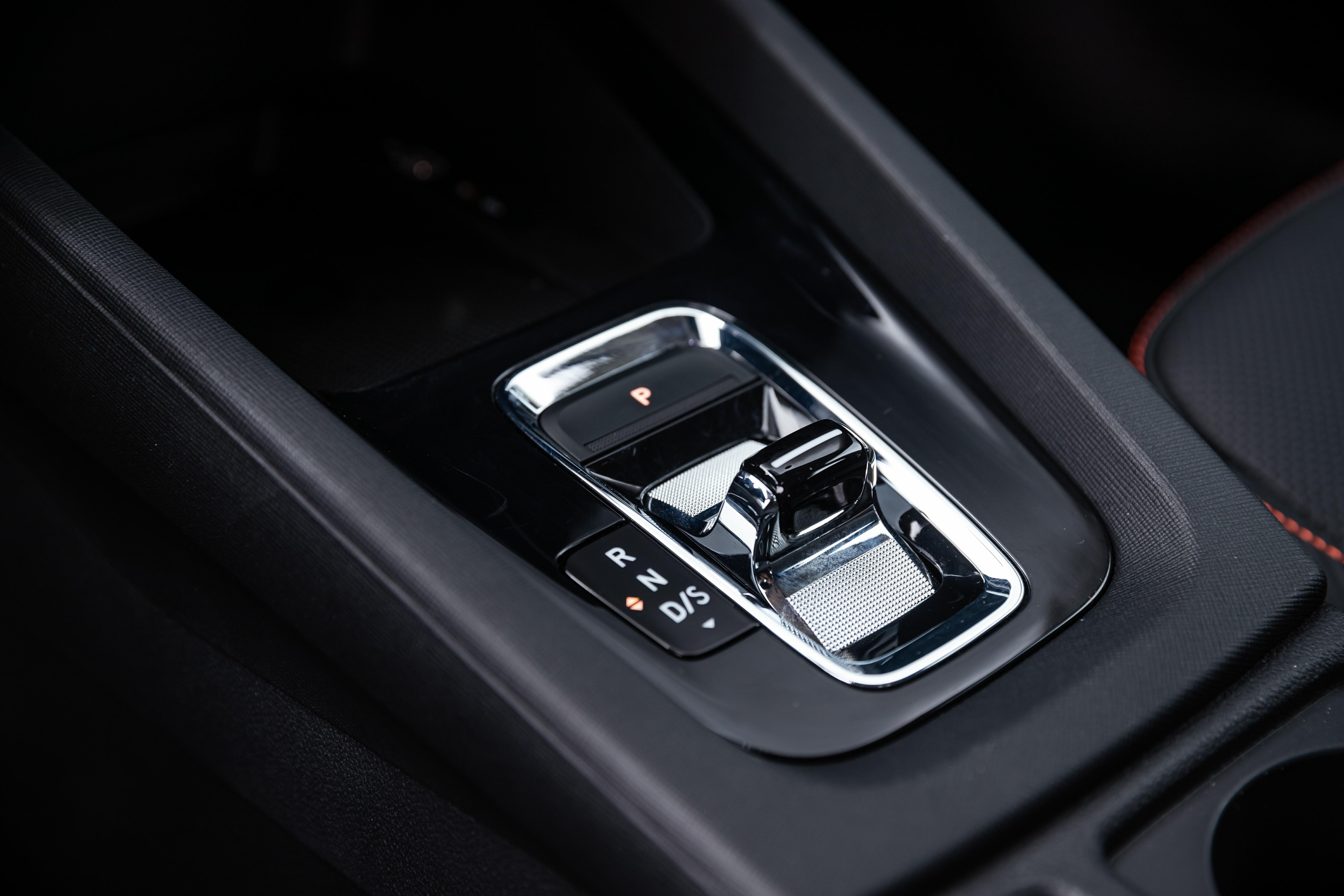 斯柯达明锐1.6和速腾发动机一样吗,斯柯达新明锐和速腾对比