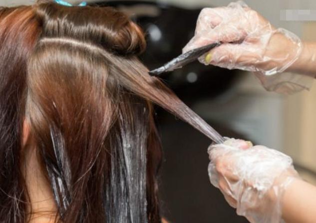 花200跟花400烫发有什么区别,花两百元染发