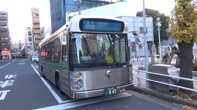 日本东京的车堵车,日本东京的交通车辆