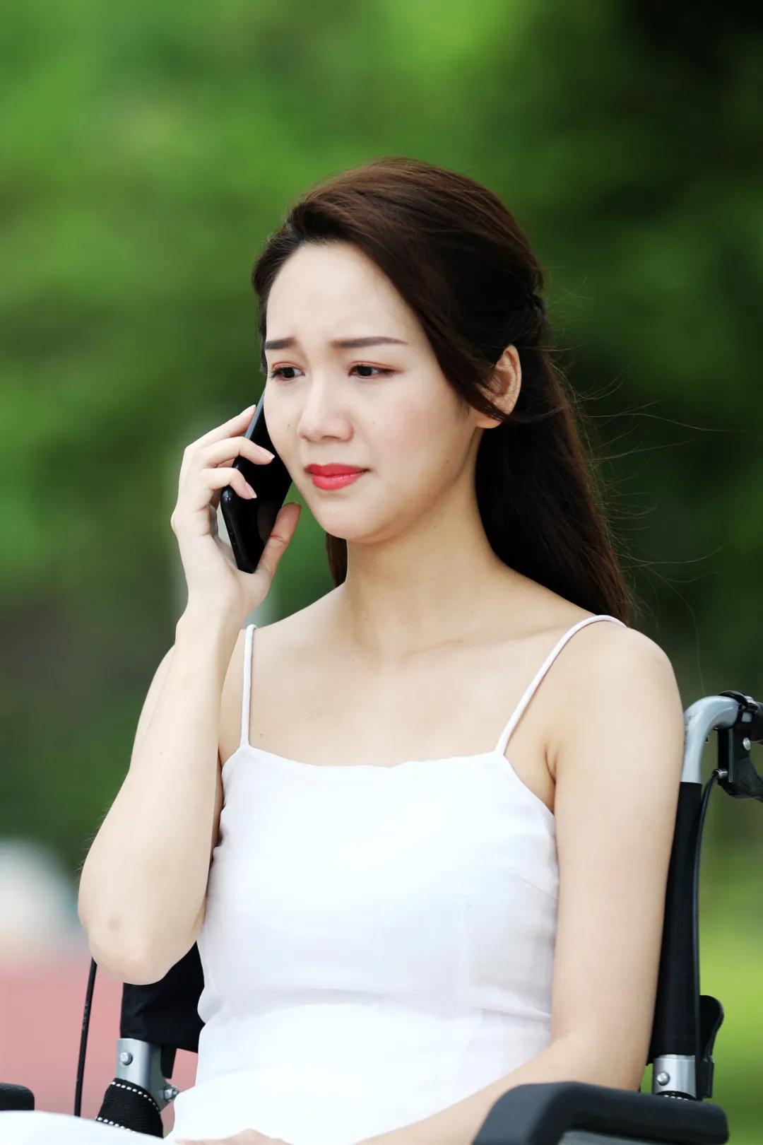 娉洰濂冲ぇ瀛︾敓,濂冲ぇ瀛︾敓缁欏濡堟墦鐢佃瘽鍝垚娉汉