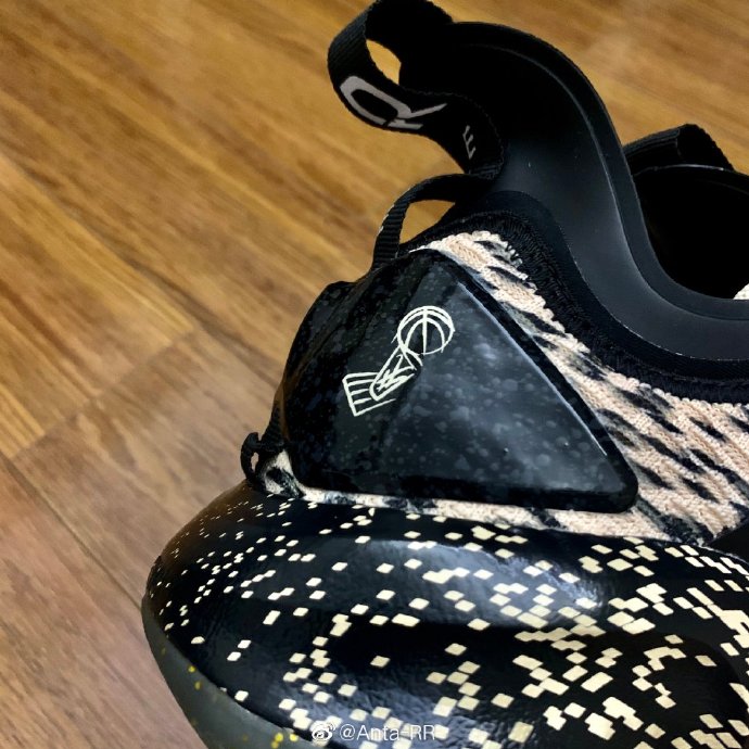 耐克曼巴精神球鞋,耐克科比5哪个配色最值钱