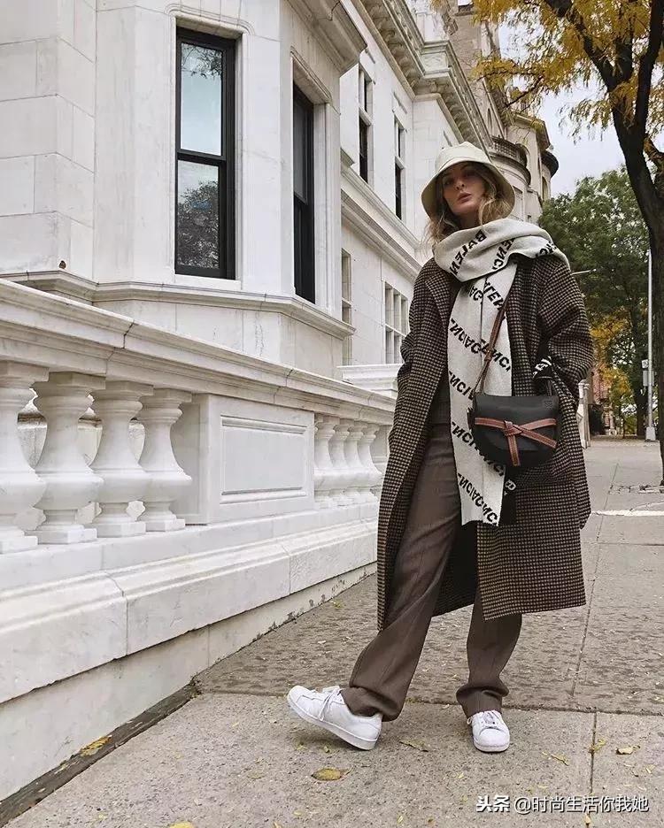 你穿“大衣+围巾”的样子，帅呆了！