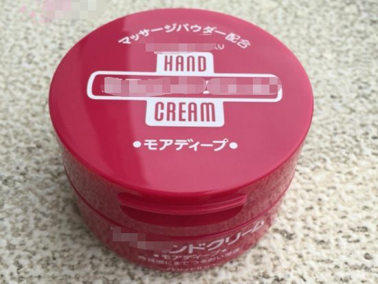 铲屎官涂完护手霜后摸狗,竟导致爱犬木糖醇中毒,细节处见真爱