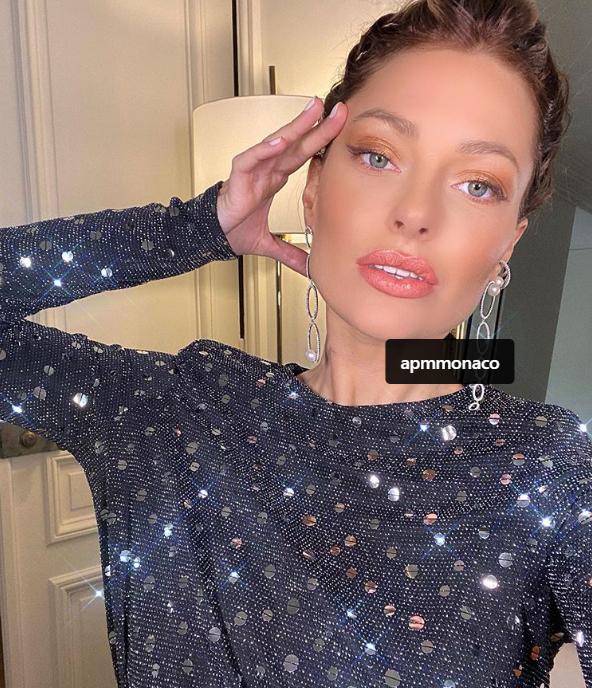 浪到福布斯封面,还成为带货第一人,这位法国姐姐很不一般