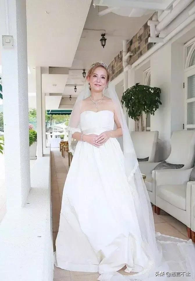 55岁再嫁豪门，命硬克夫、厉害难惹，什么样的女人活成了传奇