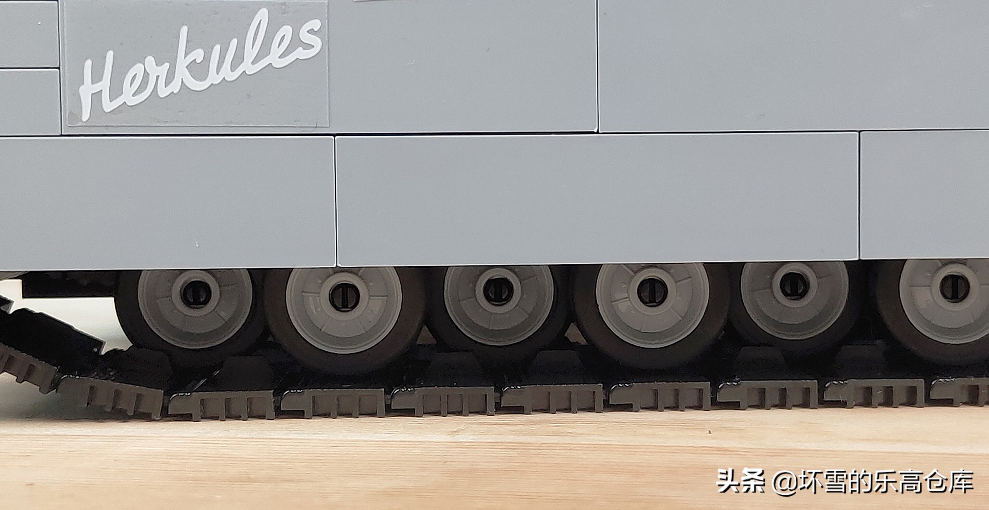 大型99a主战坦克简单乐高积木教程 (怎么用乐高积木拼中国96b主战坦克)