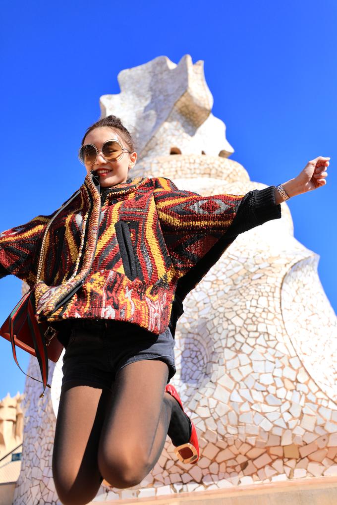 米拉之家是什么风格建筑,和米拉之家相似的建筑