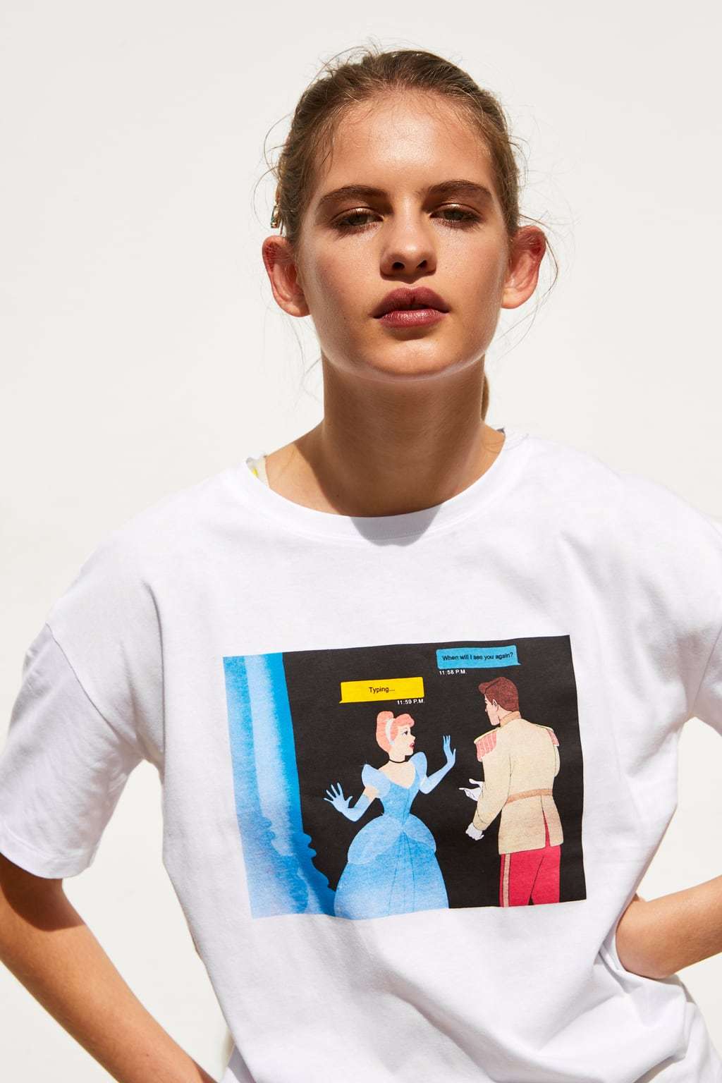 优衣库与kaws联名t恤 (优衣库kaws联名t恤图片)