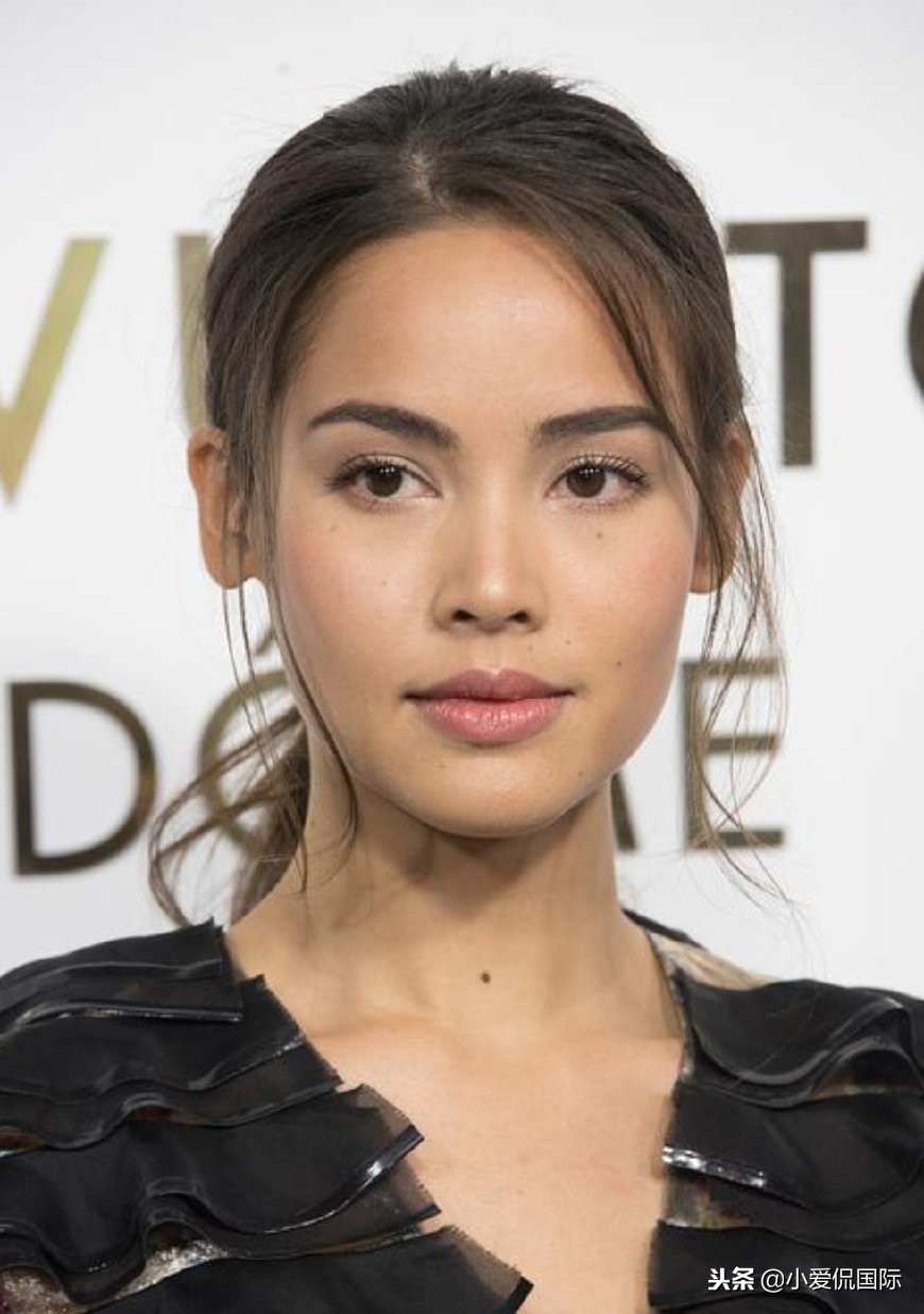 巴育对战英拉视频,巴育和英拉约会