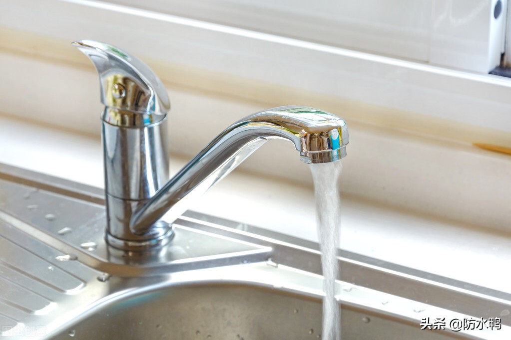 水槽漏水补缝胶打开没用完会干吗,天天漏水怎么解决