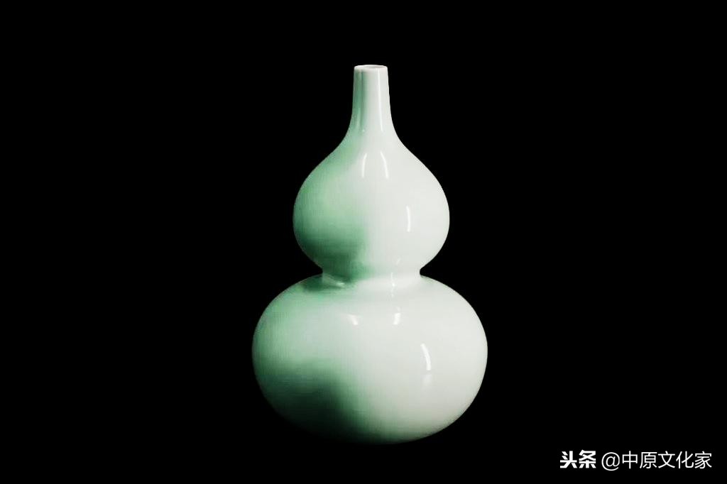 宣德红釉青花鱼藻纹梅瓶图片,单色精美瓷器