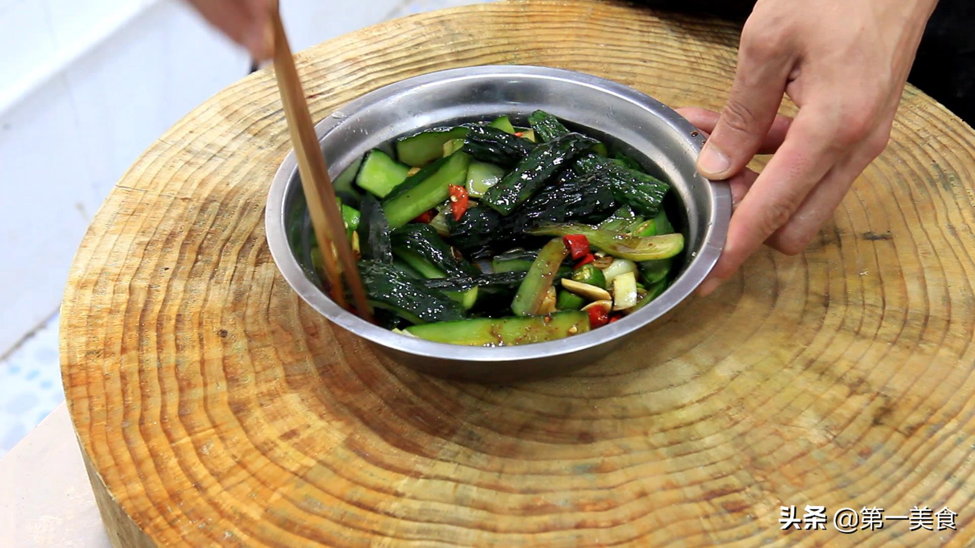 酱黄瓜怎样做不坏不烂口味好?大厨分享腌制窍门,清脆爽口开胃