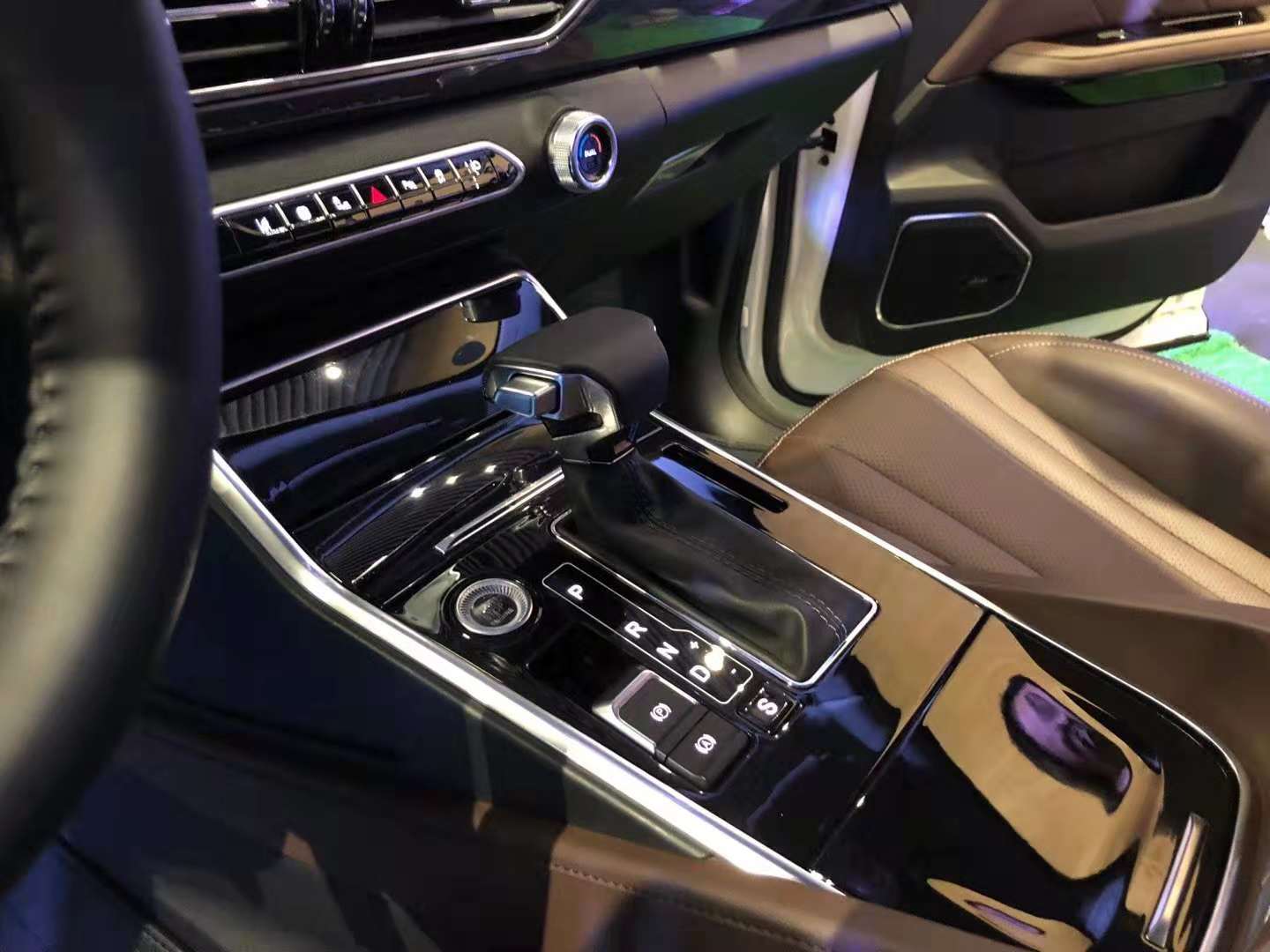 动力系统质的飞跃，配置仍是杀手锏——试驾众泰全新T600