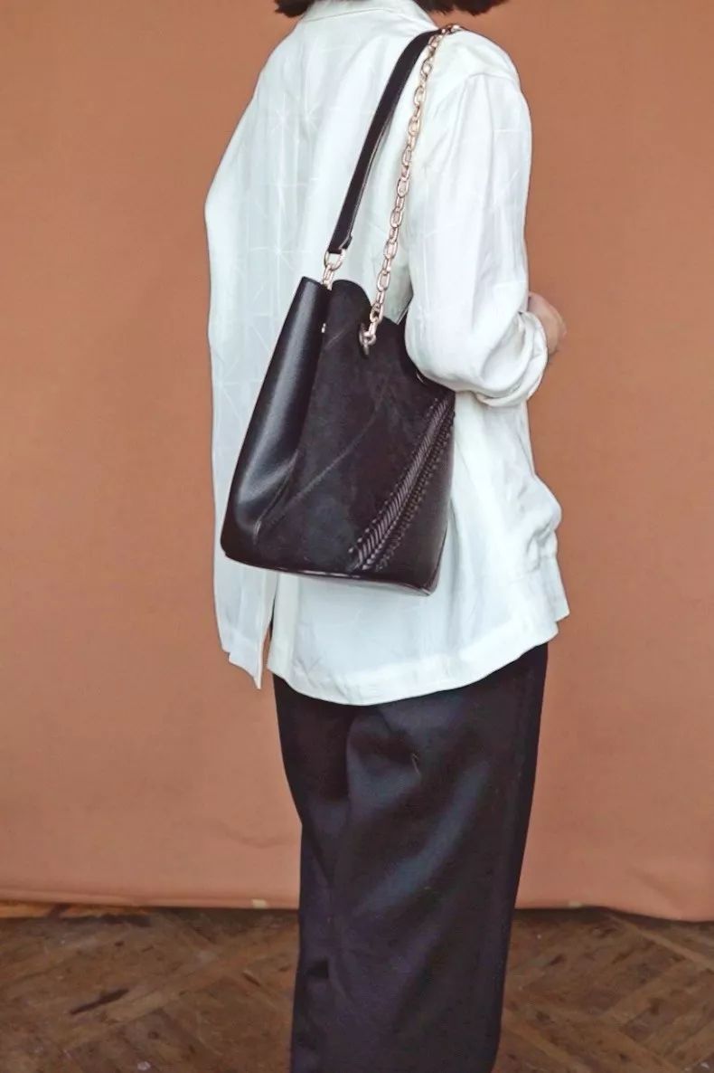 分享牌子包包视频,包包和帽子推荐