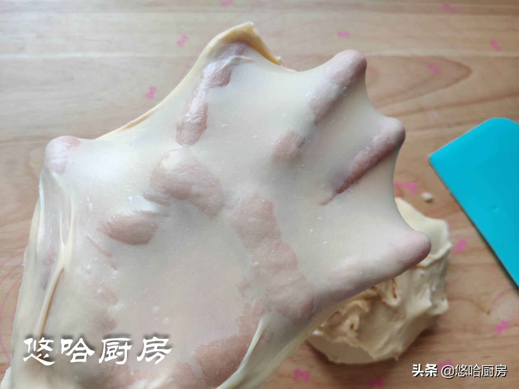 这款手工厚切吐司口感湿润绵密,爆发力强的吐司