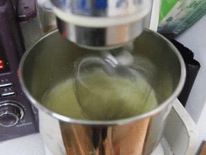 「十堰」这个85后男生开的甜品店，一口就被TA撩到！来了就赖着不想走