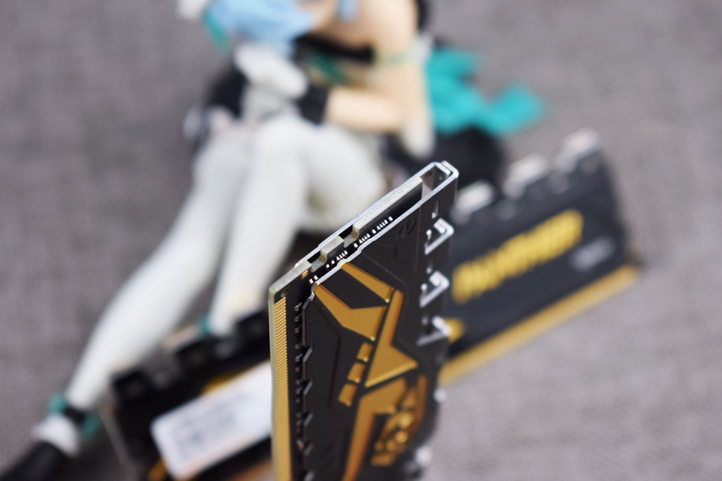 来自AFR颗粒的小惊喜，宇瞻黑豹DDR436008Gx2内存套条开箱试玩