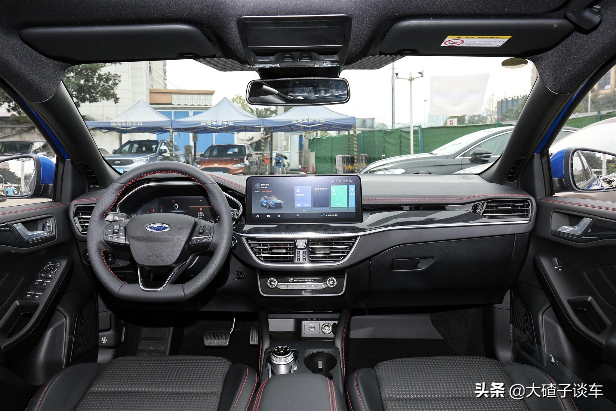 经典福克斯两厢1.8马力咋那么小,经典福克斯两厢1.8手动挡中控图片