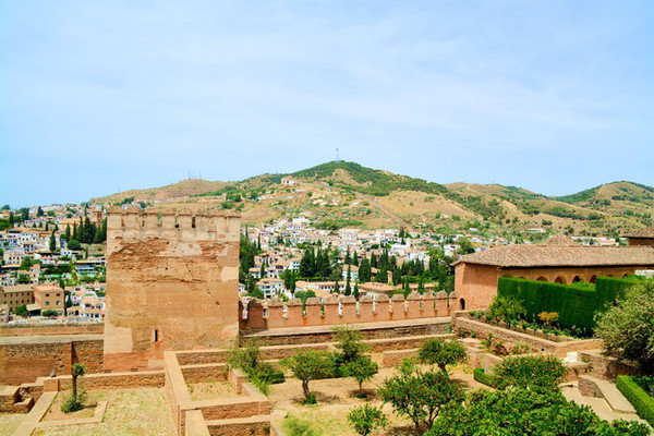 西班牙格拉纳达：大文豪雨果盛赞过的城市