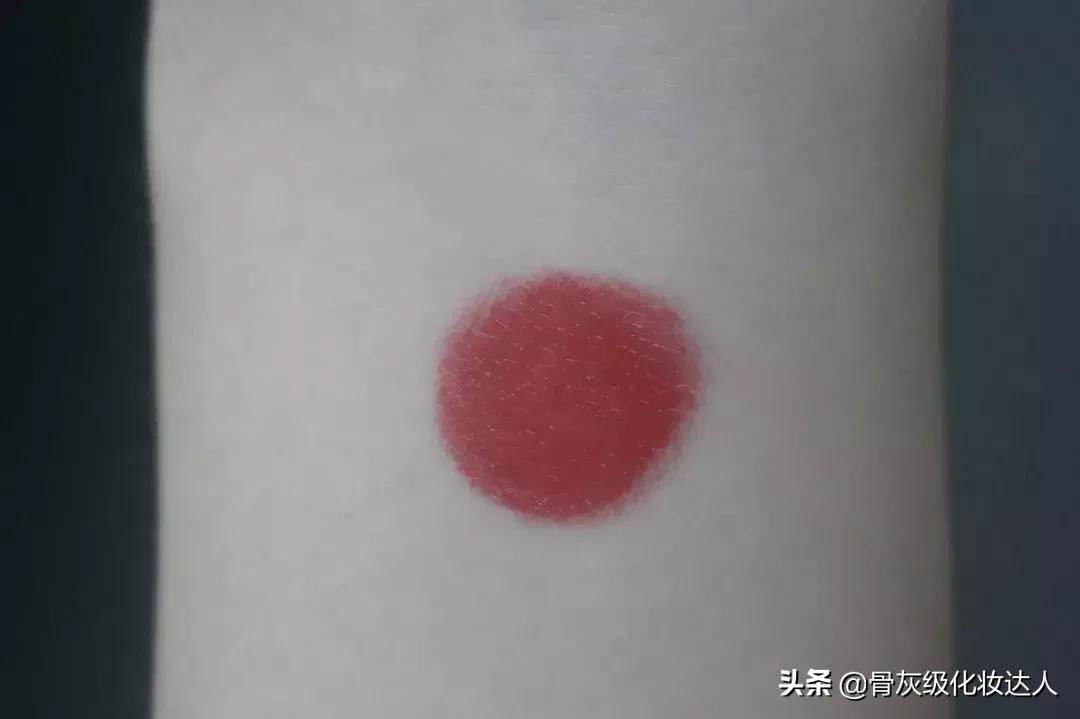 买到不喜欢的口红,显老气的口红怎么拯救