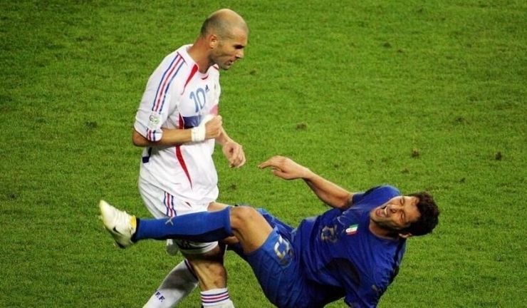 他曾是世界上最贵的门将,他曾被誉为中国最好的足球运动员