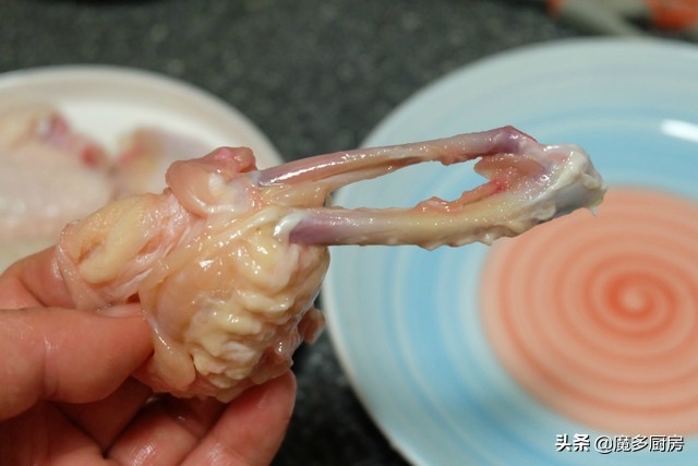 鸡翅炒饭家常做法,蛋炒饭加鸡翅