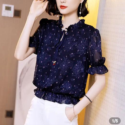 雪纺衫搭配拖地牛仔裤的穿法,夏季雪纺衫小碎花穿搭