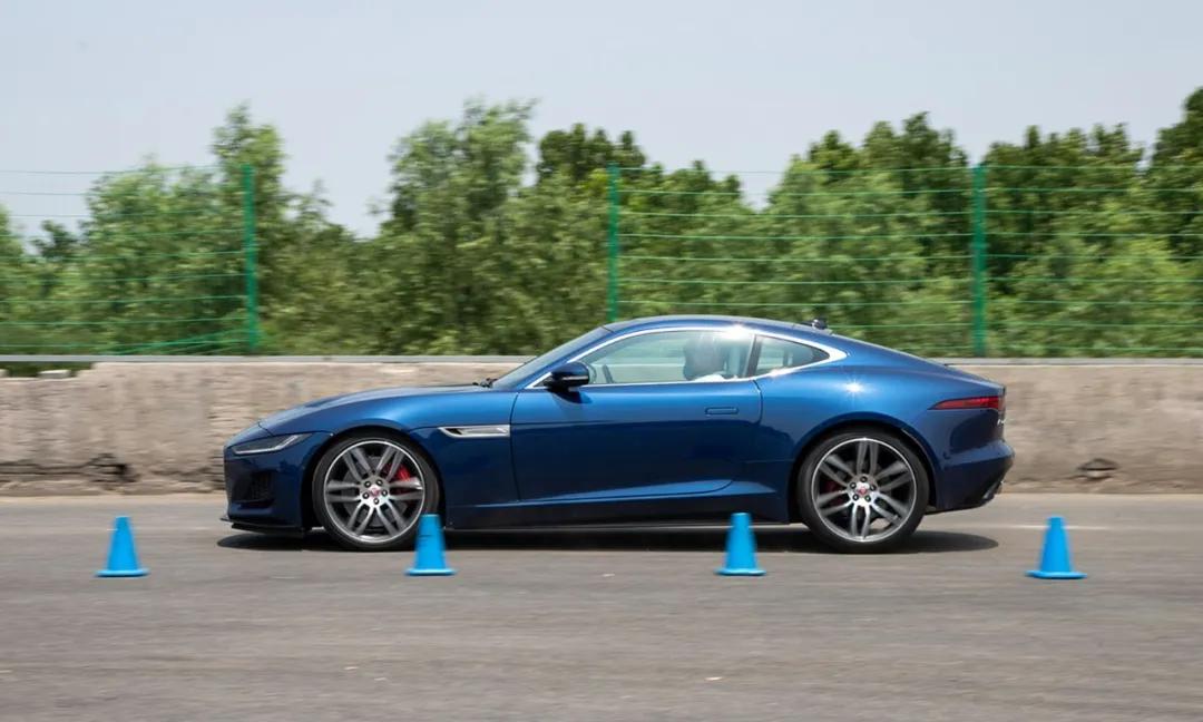 2018款3.0t捷豹f-type现车,捷豹f-type对比保时捷911