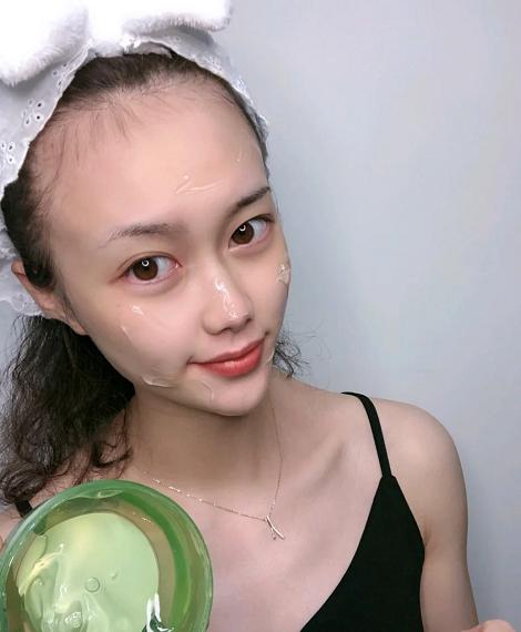 芦荟胶可以当补水面膜使用吗,芦荟胶可以当补水面膜用吗