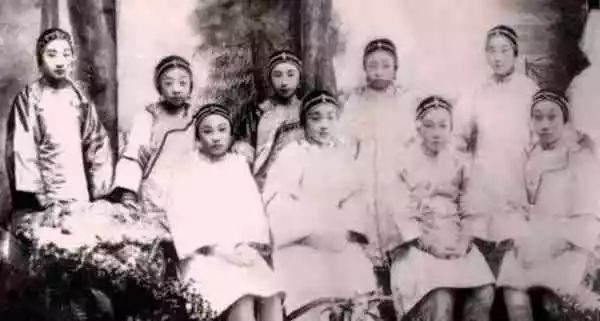 1949年北平被解放的女性,解放后青楼女子重新生活