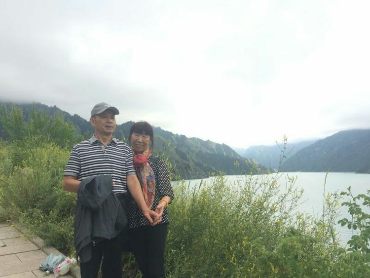 *疆新**是个好地方作者：刘尊鑫