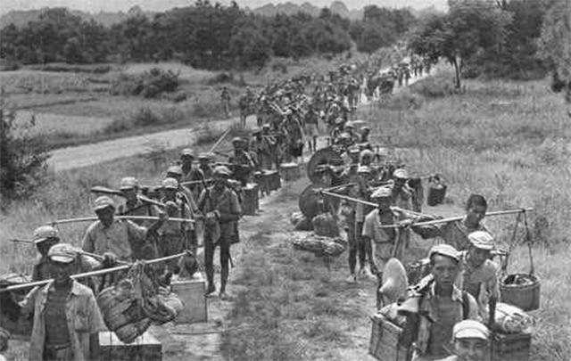 1951年邓华为何主动让位第一副司令给陈赓?甚至亲自致电伟人