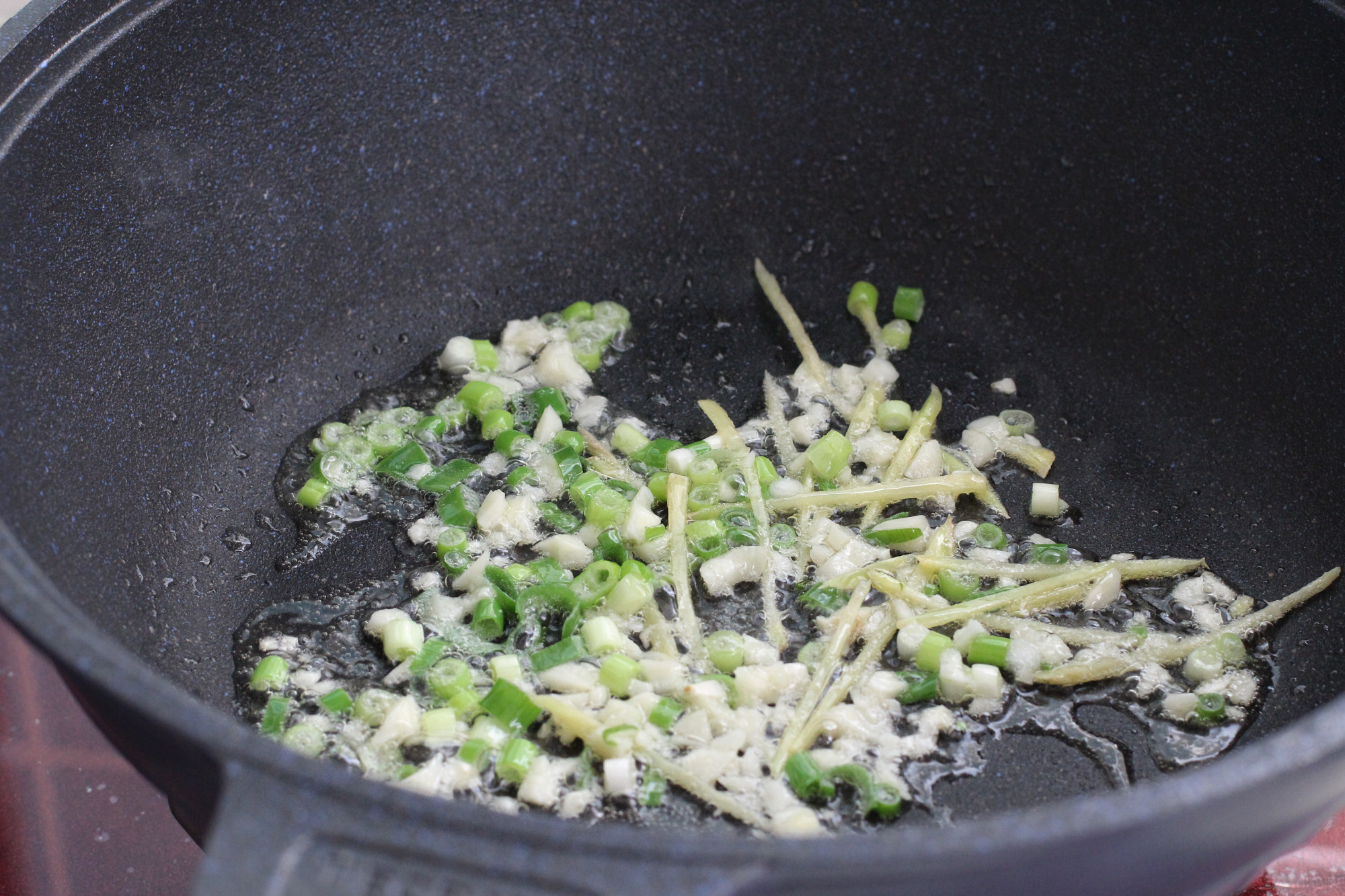 家常海带豆腐汤怎么做好喝,嫩豆腐海带汤的家常做法最好吃