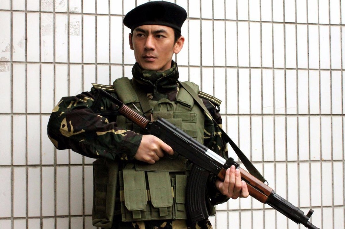 明星演唱会出现的军人,出演军人最好的四位明星