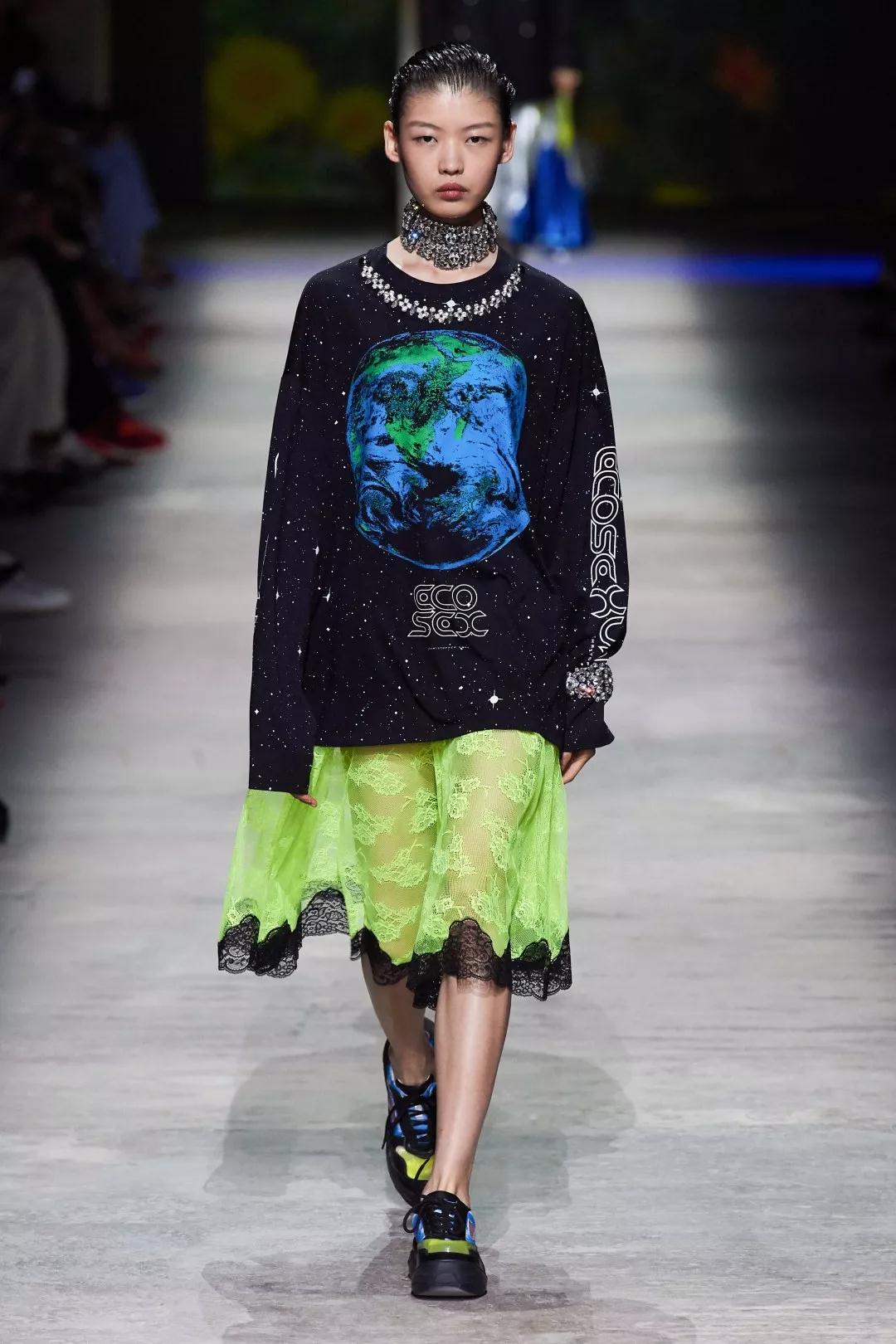 卫衣搭什么好看一点,卫衣搭什么外套显瘦