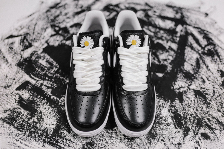 惊喜：灭霸Yeezy500也太好看了吧！权志龙球鞋最新美图来了