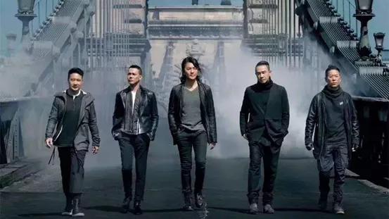 巴西黑帮称强制封城,巴西黑帮封城画面