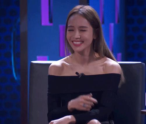 侯佩岑的所有恋情,侯佩岑的妈妈和她老公十指紧扣