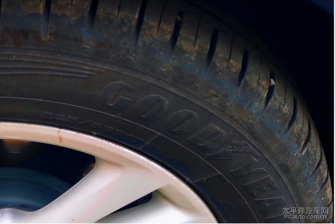 忽如一夜秋风来的下一句,,忽如一夜春风来千树万树梨花开