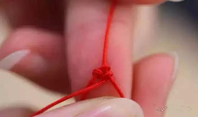 手编绳吊坠怎么打结,四股手编绳打结收尾