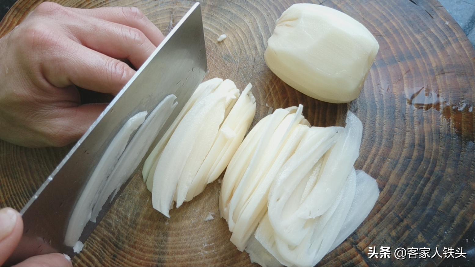 藕丸子怎样做出来q弹不易煮烂,怎样做莲藕丸子才好吃呢