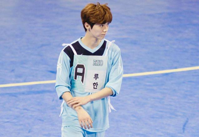 鹿晗跳投集锦视频,鹿晗篮球高光时刻